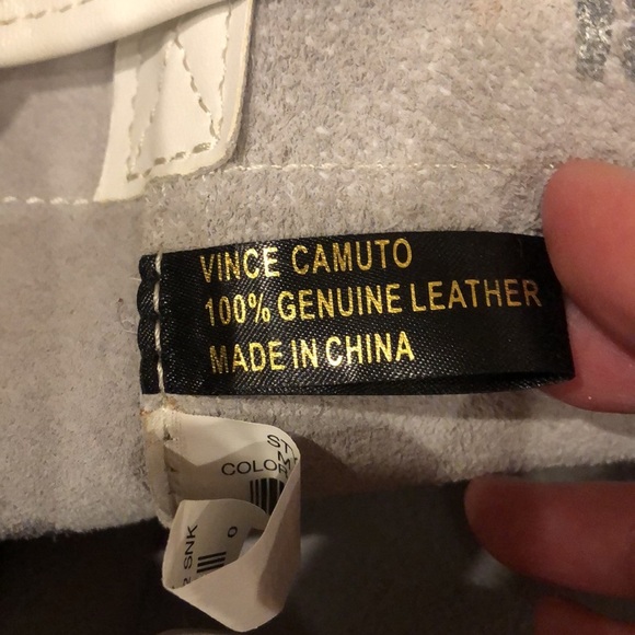 Vince Camuto 100% leather shoulder bag with draw cinch.  Silver hardware - Picture 4 of 9